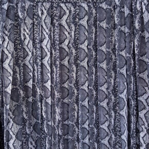 RACHEL ROY Womens Skirt Plus 2X Gray Midi Snakeskin Python Chiffon Pleated - Picture 2 of 8